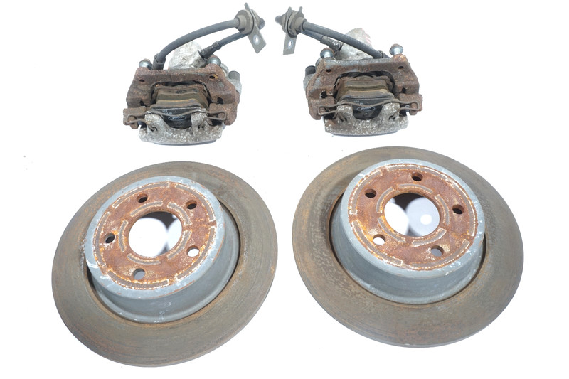 13-18 FORD C-MAX HYBRID REAR LF AND RH BRAKE CALIPERS PADS ROTORS SET SET OF 8
