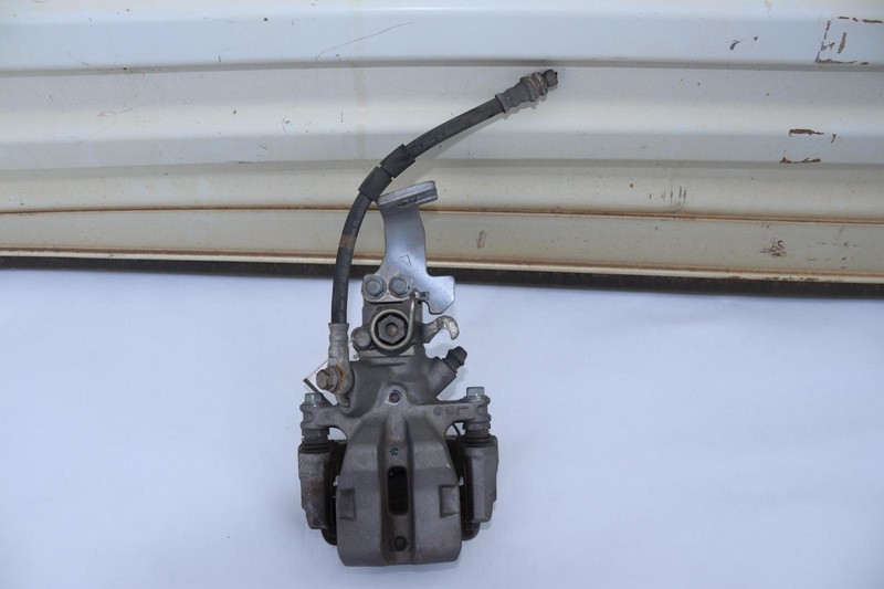 2017-2020 FIAT 124 SPIDER REAR LEFT SIDE BRAKE CALIPER W/ HOSE OEM
