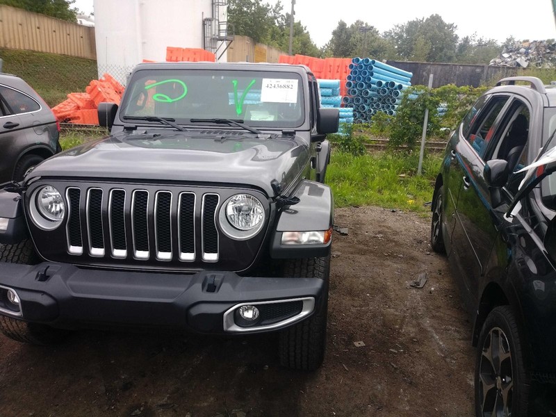 2021 Jeep Wrangler OEM Driveshaft 3.6L 4WD - 28,000 Miles - Grey