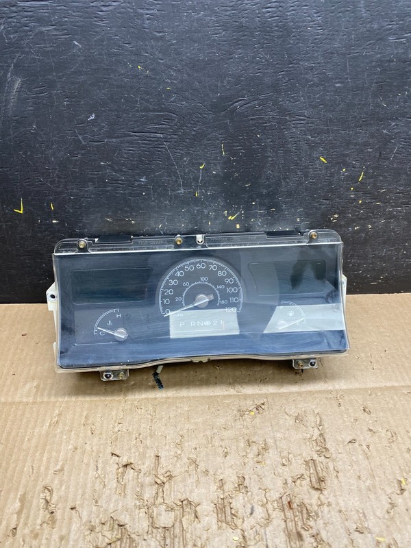 1998 to 2002 Lincoln Town Car Speedometer Gauge Cluster V7498DG