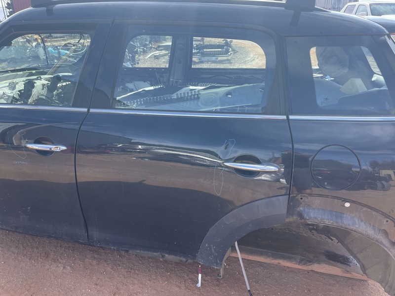 2011-2016 MINI COOPER CONTRYMAN REAR LH LEFT DRIVER DOOR HAS DENT AND SCRATCHES