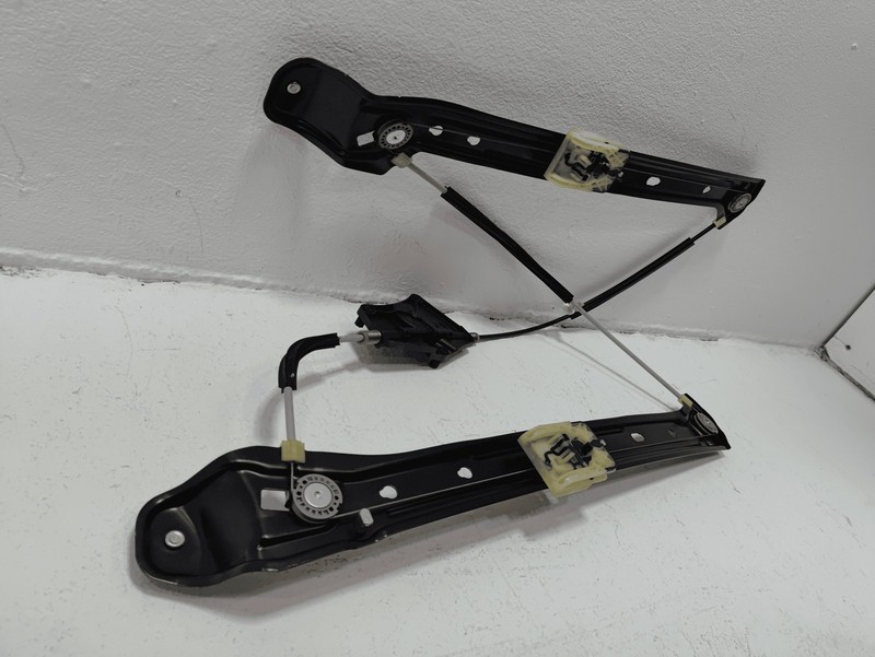 2018-2025 Volkswagen Atlas Front Right Passenger Side Door Window Regulator OEM