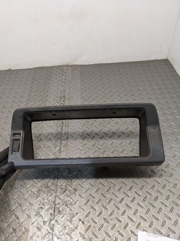 1986-1993 Mazda B2000 B2200 B2600 Dash Cluster Trim Bezel W. Dimmer Swit 1173971