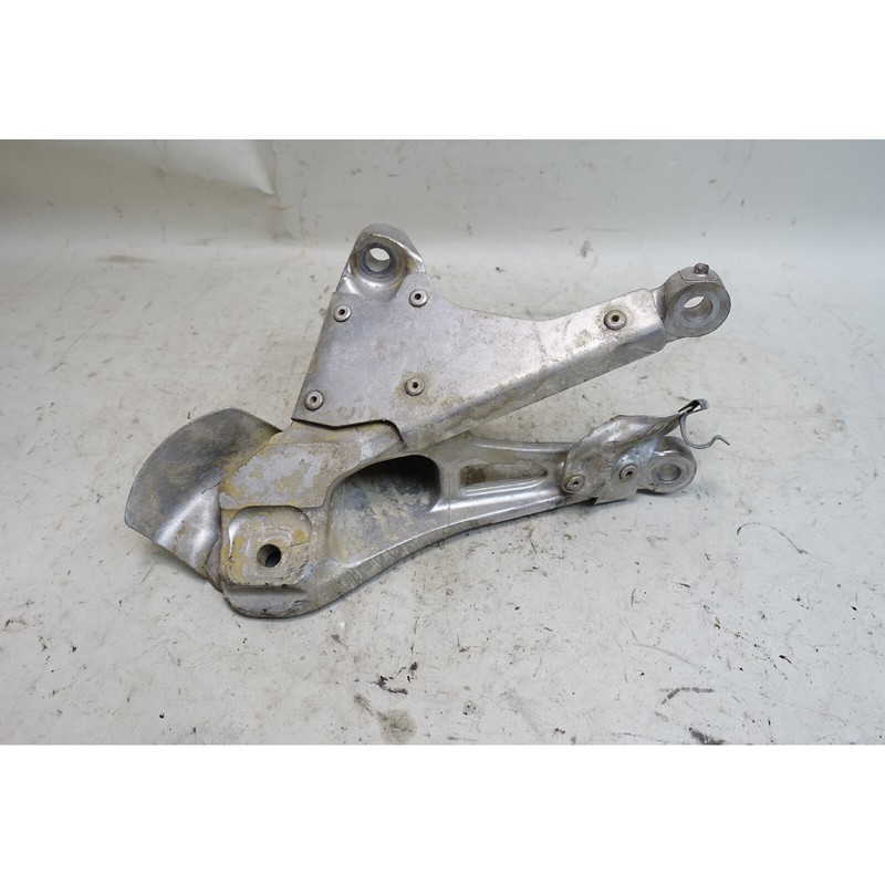 2015-2017 BMW F80 M3 F82 M4 Right Passenger Engine Support Arm Bracket