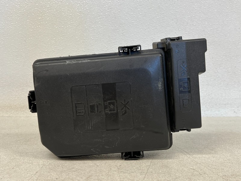 ⭐2018-2024 GMC TERRAIN DENALI ENGINE FUSE RELAY JUNCTION BOX BLOCK OEM LOT2667