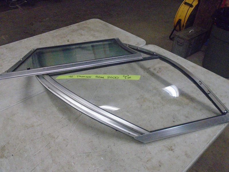 Z7 1992 2000 Thompson Calae Boat Windshield Driver Port Left