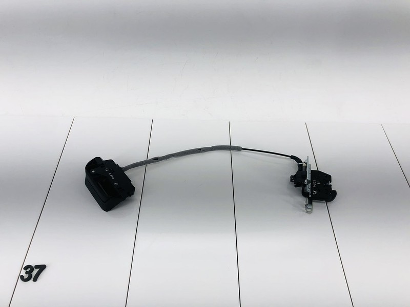 08-14 MERCEDES BENZ C300 REAR LEFT SIDE SECOND ROW 2ND FOLDING SEAT LATCH OEM