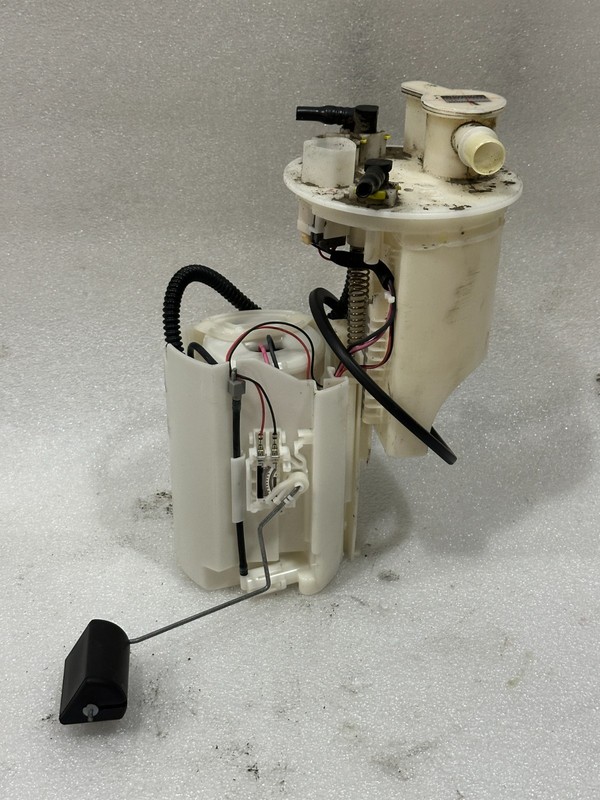 13-18 LEXUS ES350 3.5L FWD AT FUEL PUMP ASSEMBLY