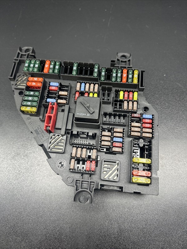 Rear Power Distribution Fuse Box OEM BMW F01 F02 F10 F12 F07 535d 2010-2018