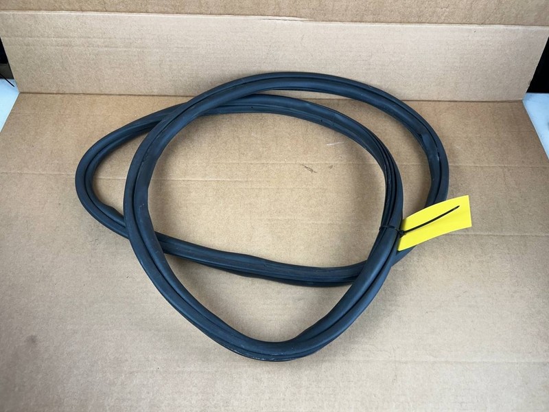 ✅ 24-25 Tesla Model 3 Rear Trunk Liftgate Decklid Weatherstrip Rubber Seal OEM