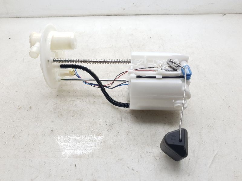 12-16 TOYOTA PRIUS C TWO 1.5L FWD AT GAS FUEL PUMP ASSEMBLY