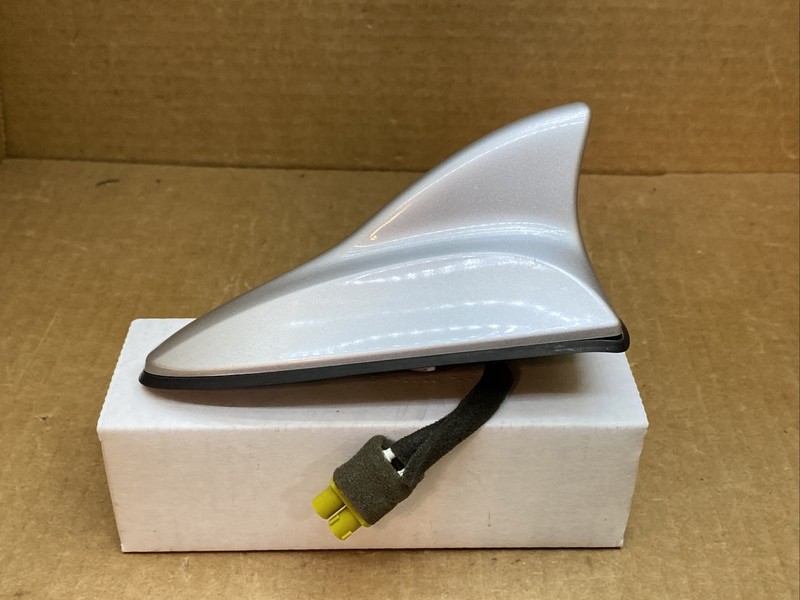 2011-2014 Hyundai Sonata Radio Shark Fin Antenna Radiant Silver Metallic Gray