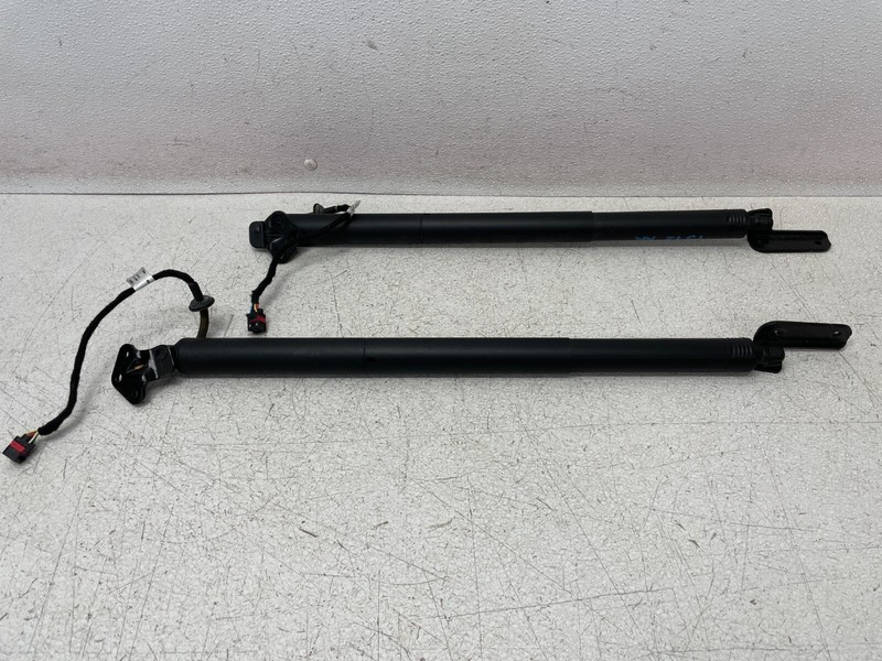 15 16 17 18 Porsche Macan Rear Right & Left Shock Strut Lift Set 1372 OEM