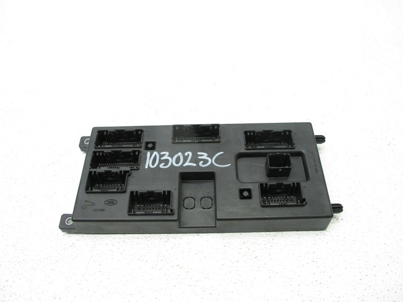 17-20 JAGUAR X760 XE BODY RELAY BOX CONTROL COMPUTER MODULE OEM 103023C