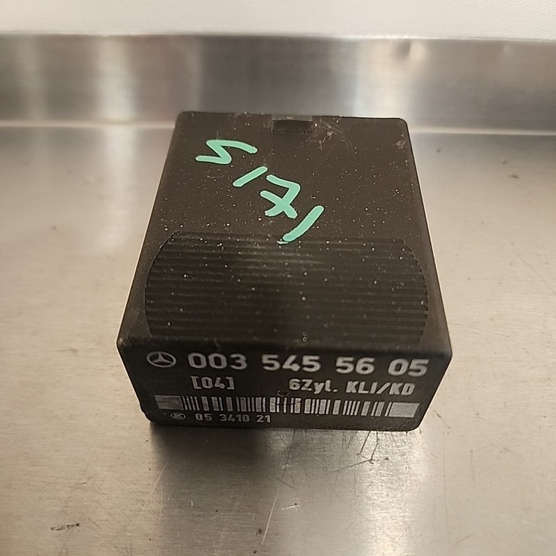 1993 Thru 1995 MERCEDES BENZ AC SYSTEM CUT OFF RELAY 003 545 56 05 MERCEDES OEM