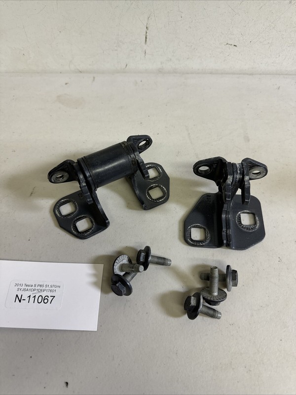 21-23 Tesla Model S Front Left Driver Side Door Hinge Upper Lower SET 11067 B74