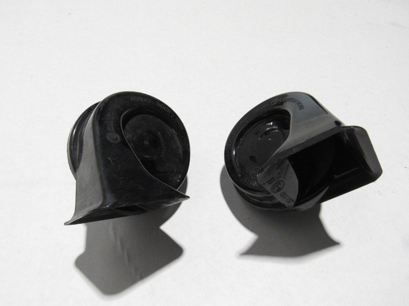 Volkswagen Jetta GLI 2022 Low Tone Siren Signal Alarm Horn Set 18-25 *