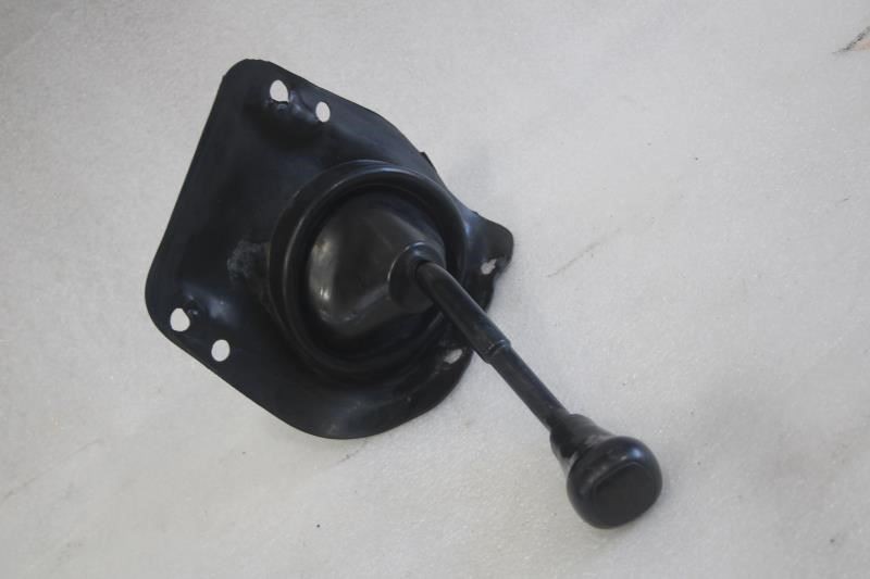 1983 1984 1985 1986 1987 1988 1989 FORD MUSTANG GEAR SHIFTER MANUAL 5.0L 5 SPEED