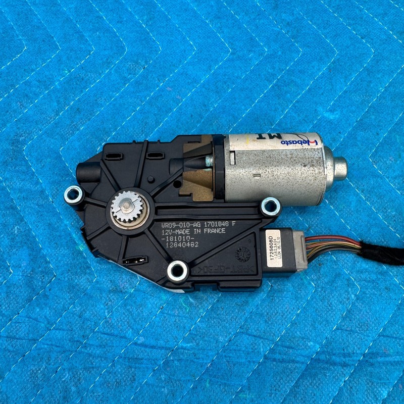 2006–2012 Range Rover L322 Sunroof Motor OEM AH4215B689AC