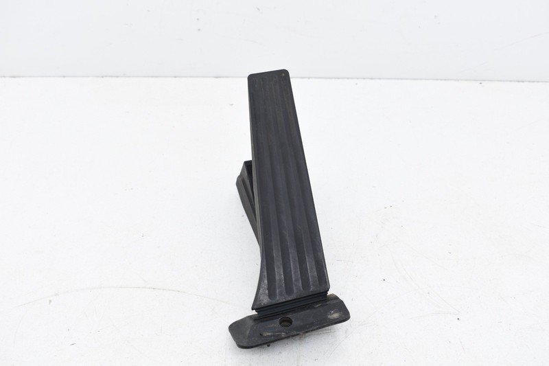 2009 BMW 328xi E90 Automatic Accelerator Gas Throttle Pedal OEM KW75
