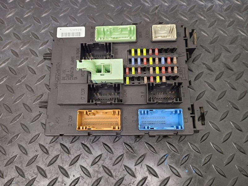 2013 Ford Escape BCM Body Control Module Fuse Box OEM BV6N-14A073-LF