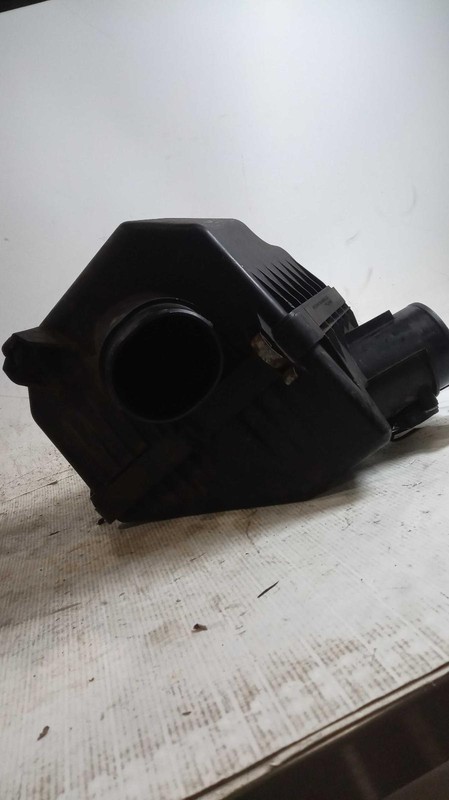 2008 Honda Element Air Cleaner Assembly OEM 2.4L Red 140K Miles