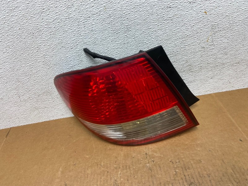 2002 2003 2004 Infiniti I35 Left Driver LH Side Tail Light Oem AE0205 LK