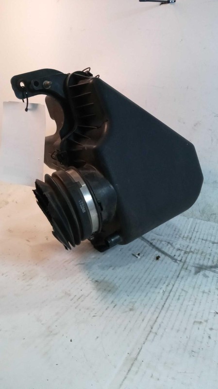 2011 Volkswagen Routan 3.6L Air Cleaner Assembly OEM Used 134k Miles