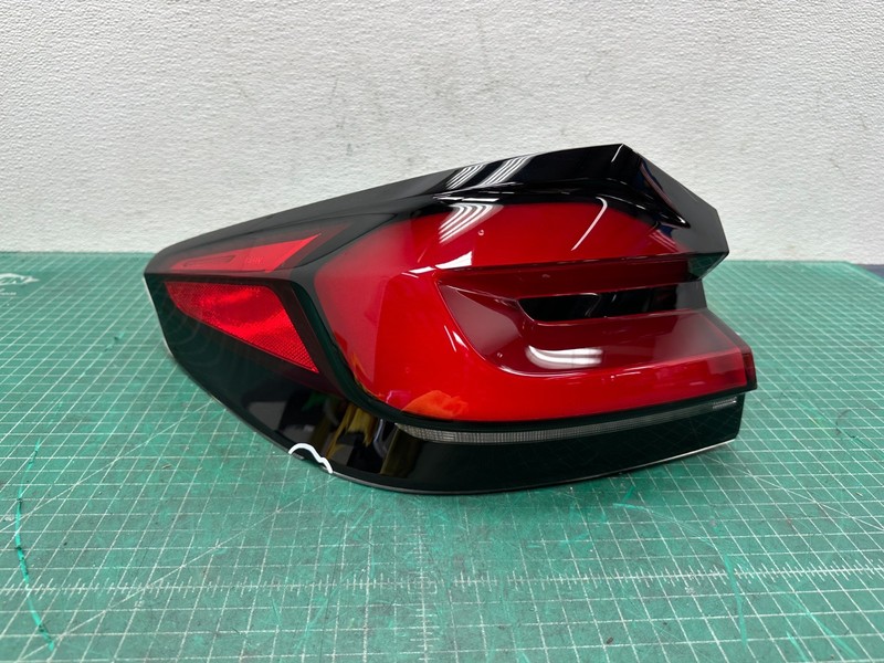 21-23 BMW G30 F90 REAR LEFT DRIVER SIDE OUTER LED TAIL LIGHT OEM 8493813