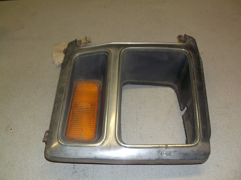 1984 F-350 Headlight Assembly 2FDJF3713ECA34531 Ford E0TD-13064 *FREE SHIPPING*