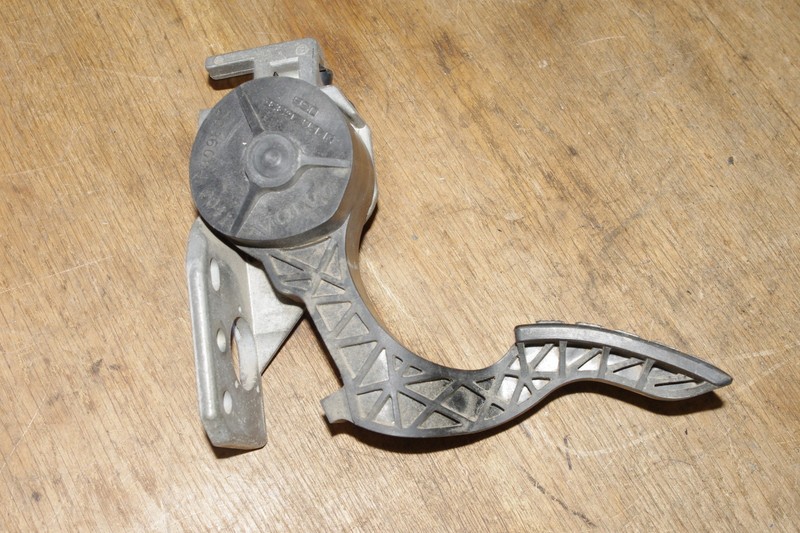 Volvo 131994 Williams Controls L-458 Pedal *FREE SHIPPING*