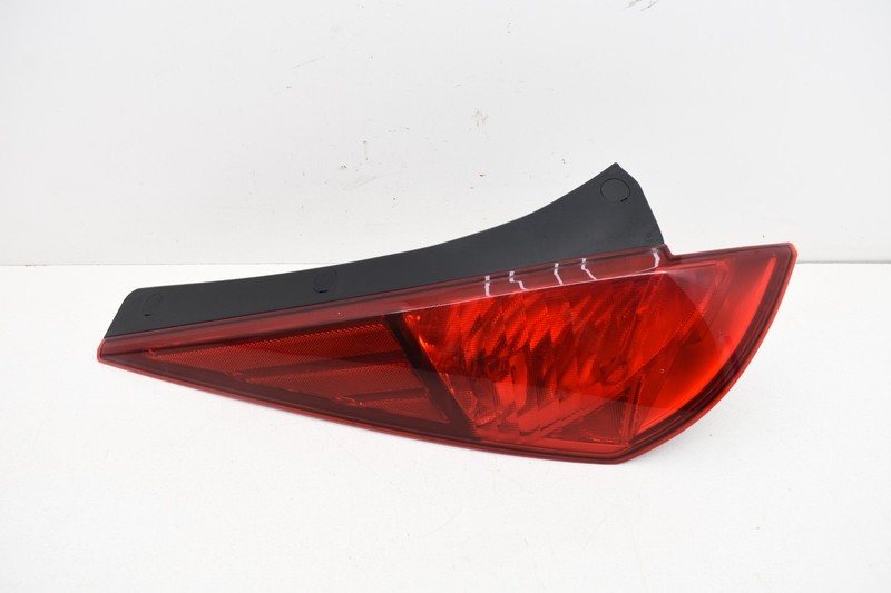 2003-2005 Nissan 350z Rear Left Driver Tail Light Assembly OEM KW59