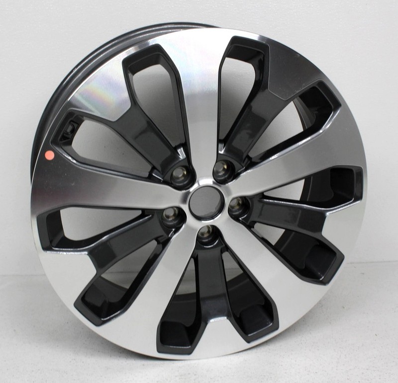 OEM Kia Telluride 20 Inch Wheel 52910-S9310 Scratches and Rubs