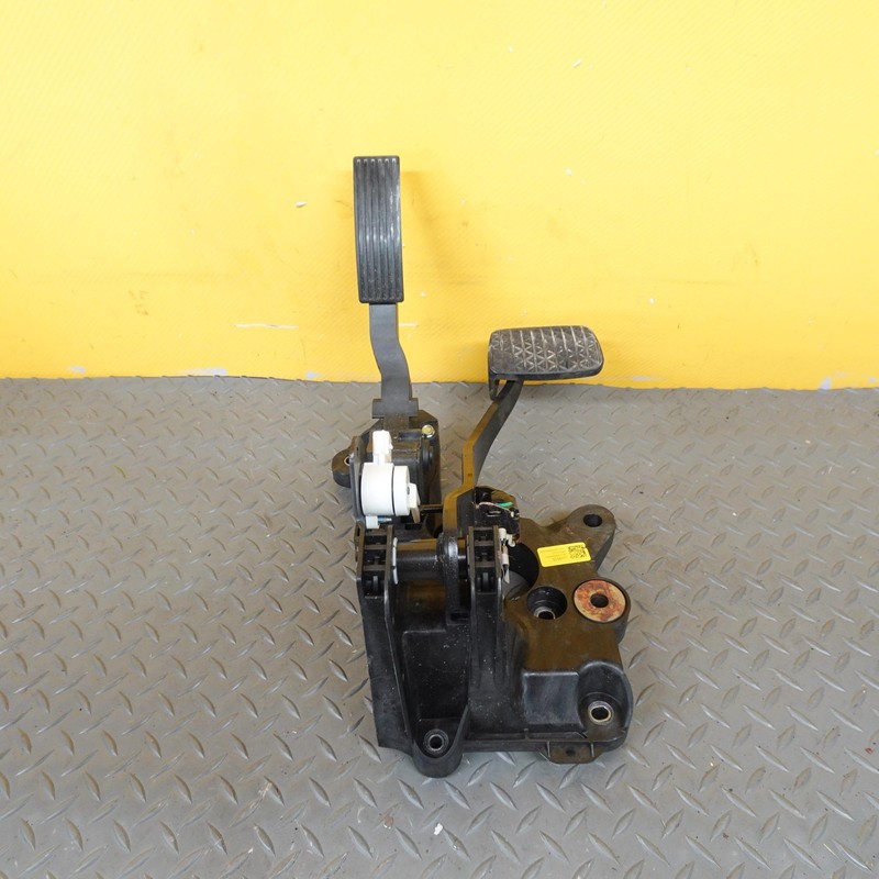 2024-2025 BUICK ENCORE GX THROTTLE ACCELERATOR SENSOR W/BRAKE PEDAL ASSEMBLY OEM