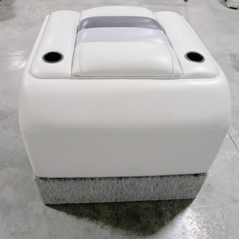 1991 Thompson Carrara 205 Mercruiser 5.7L V8 Engine Cover Motor Cap 33" W x 24"