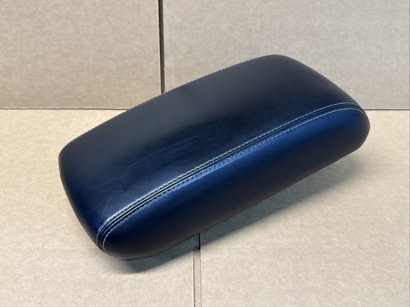 2014-2021 Grand Cherokee Center Console Lid Cover Top Arm Rest Armrest Black