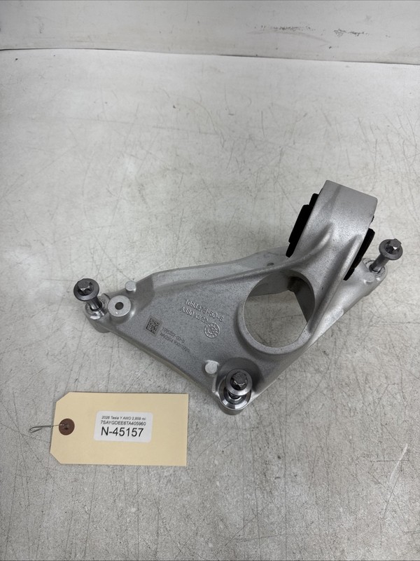2026 TESLA MODEL Y REAR LH DRIVE UNIT MOUNT BRACKET OEM 1093278-50-B 45157 S23