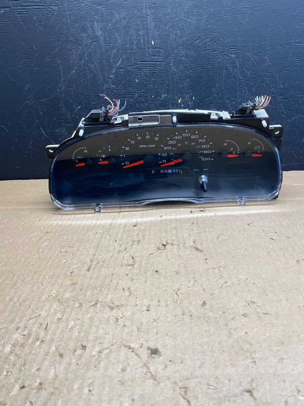 2006 Ford E350 Gauge Speedometer Cluster OEM ac6662 DG