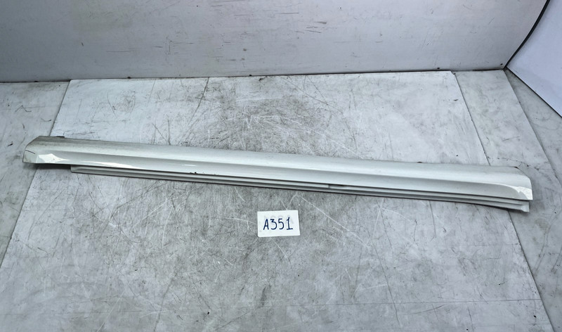 ✅ 15-24 OEM Porsche Macan 95B Right Passenger Rocker Skirt Panel Cover White *