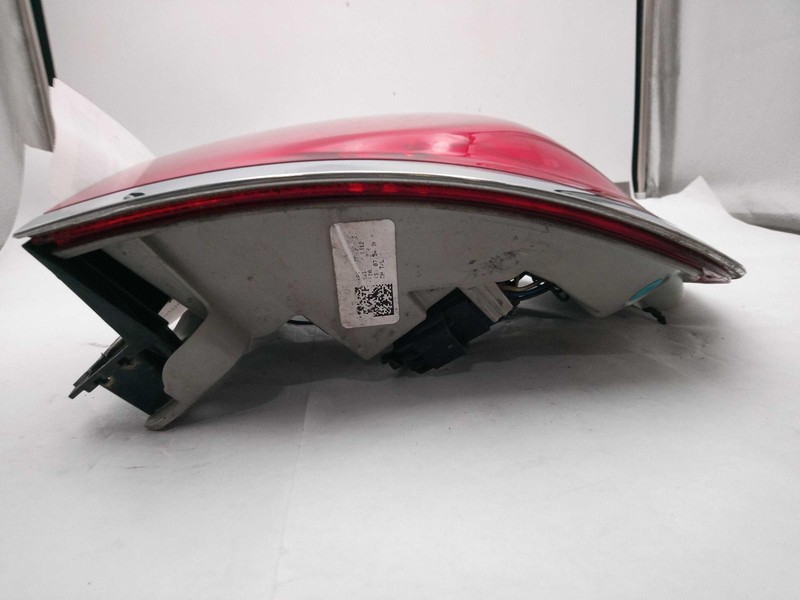 2012 Buick Enclave Right Tail Light Assembly Grey OEM 466450 Used 158k Miles