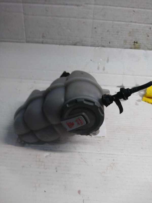 2021 AUDI A4 Engine Coolant Reservoir OEM White 2.0L 34000 Miles 8W0121405K