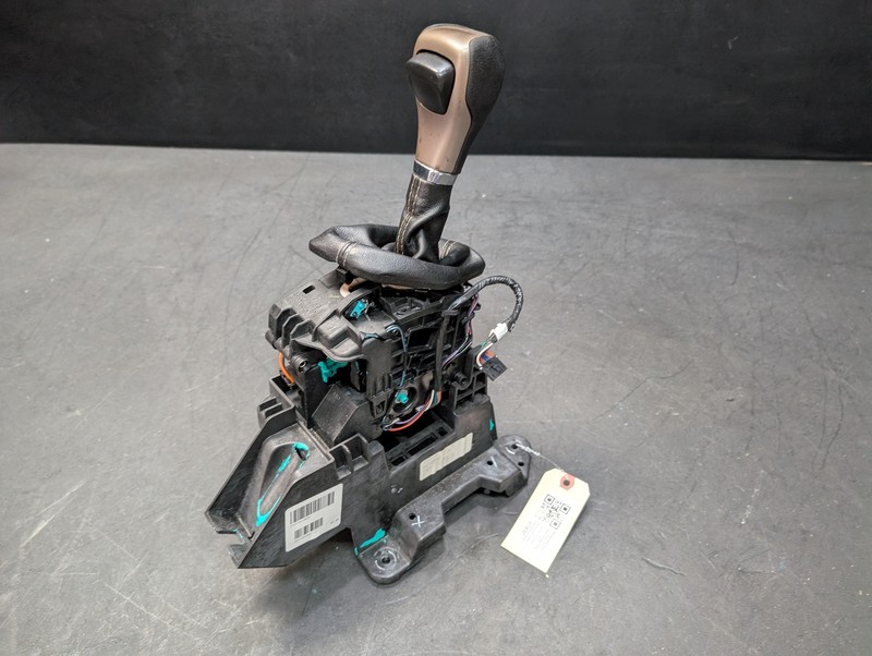 Transmission Floor Shifter 2017 Jeep Cherokee 1UT701X9AH 2014 2015 2016 2018