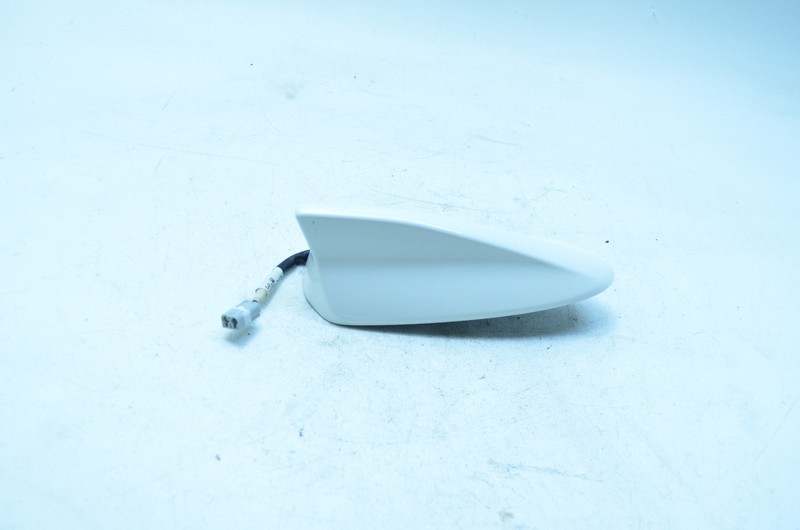 17-24 MAZDA CX-5 ROOF MOUNTED RADIO SHARK FIN ANTENNA WHITE OEM