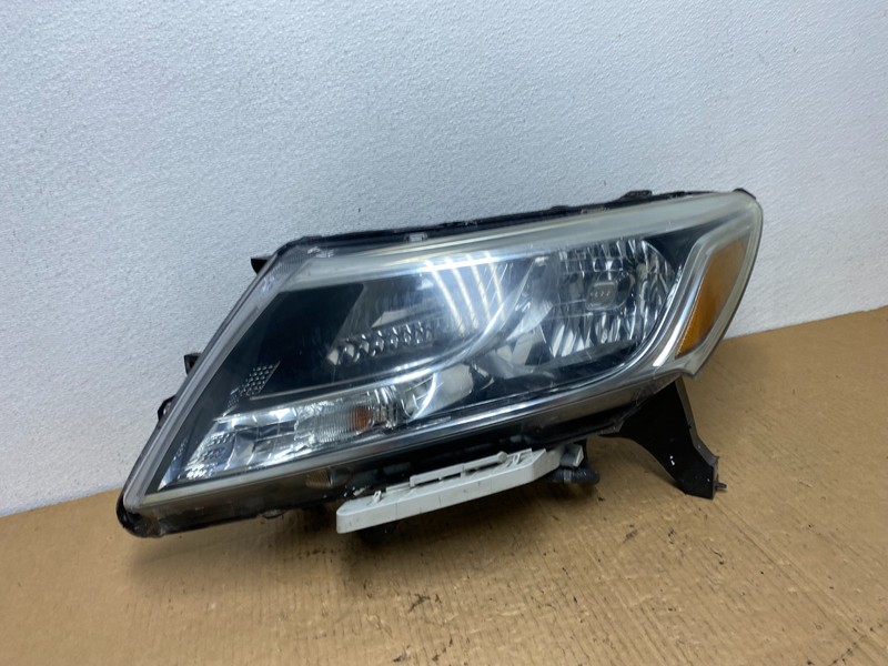 2013 - 2016 Nissan Pathfinder Left Driver LH Side Headlight Halogen OEM AC7786