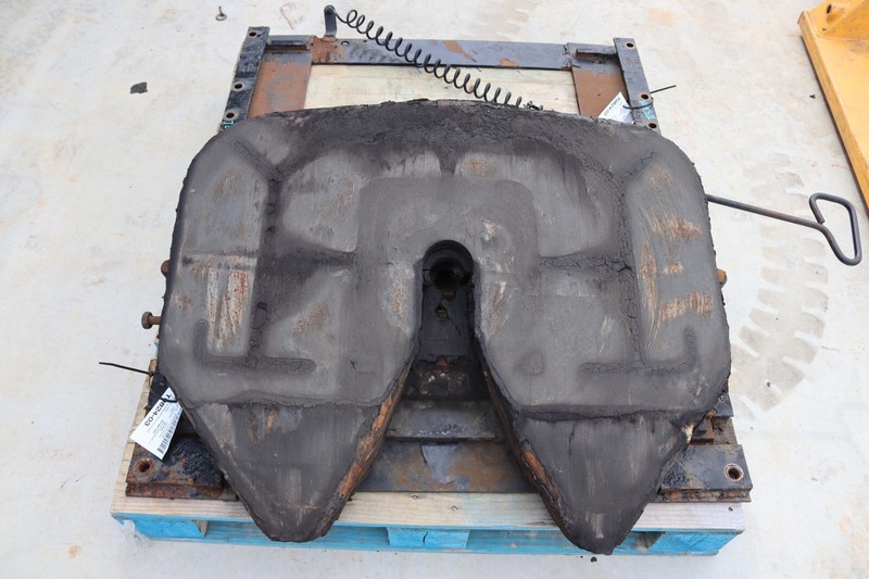 96-2010 KENWORTH T2000 5TH FIFTH WHEEL TRAILER HITCH PLATE FONTAINE OEM