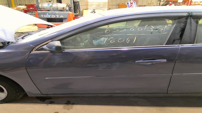 Driver Front Door With Center Moulding Pkg Adhesive Fits 13-14 MALIBU 3593679