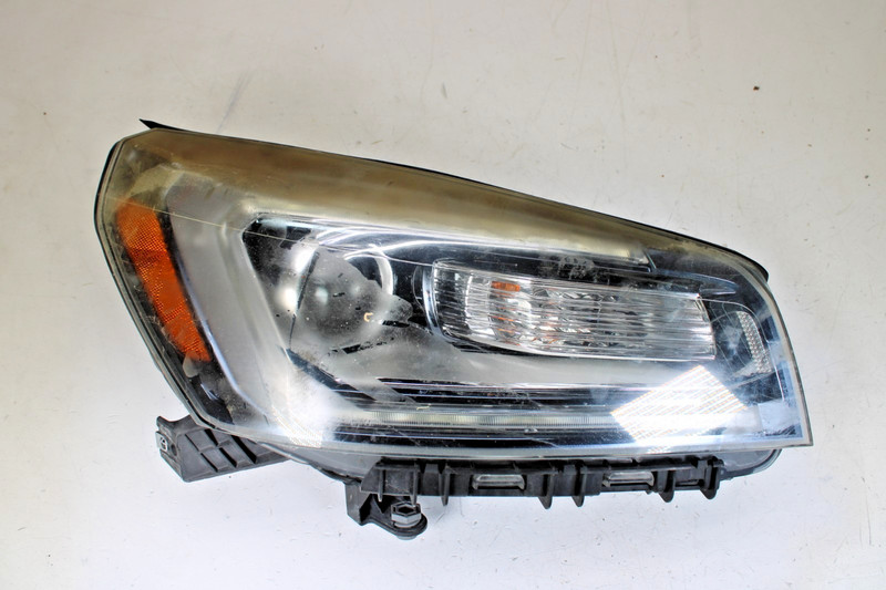 2013-2016 GMC Acadia Halogen w/LED Headlight Right Passenger Side OEM