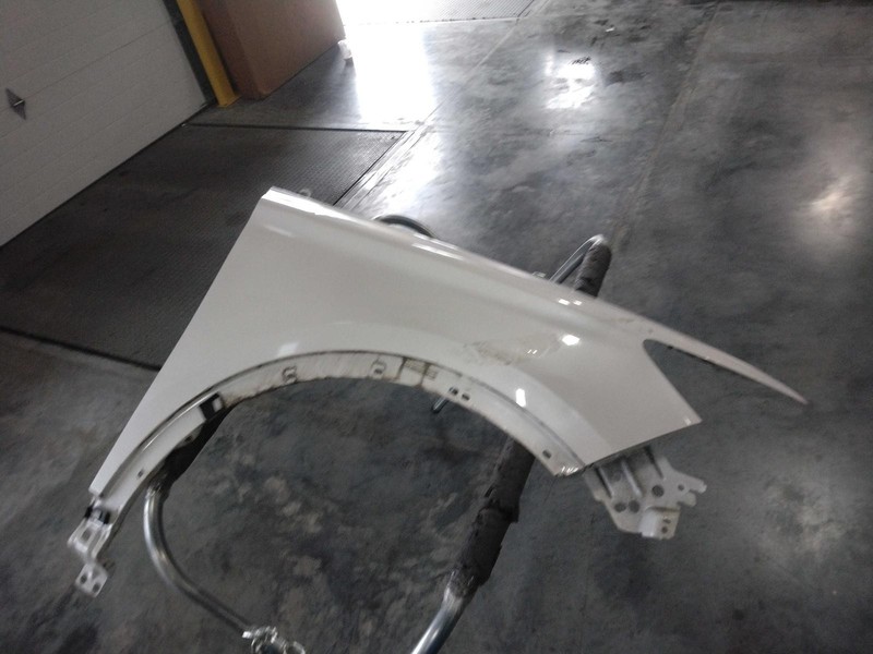 2017 Lincoln MKC Right Fender White 520170 Used OEM Part 93K Miles