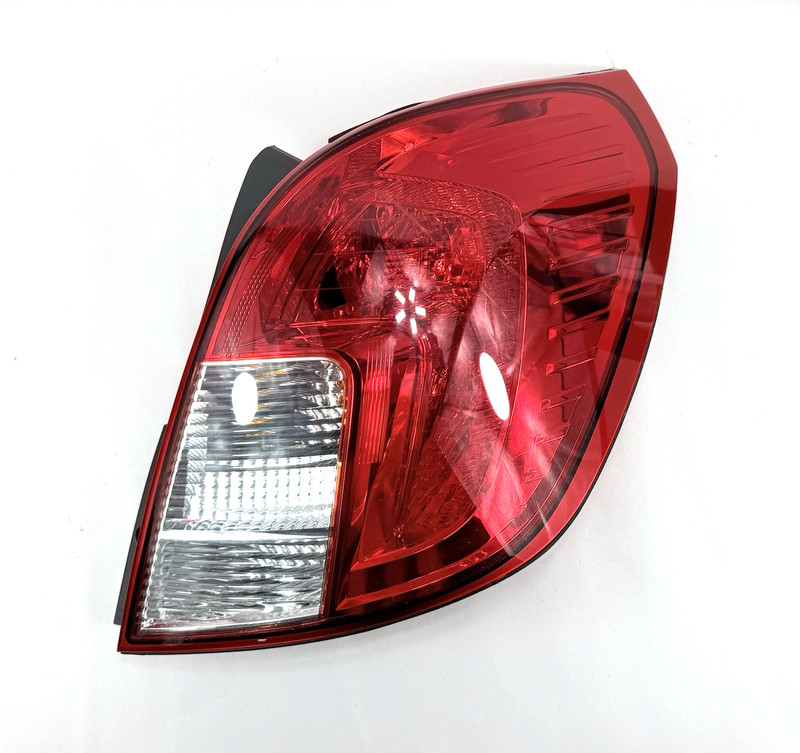 2013-2015 Chevrolet Captiva Sport Tail Light Right Passenger Side Rear Lamp OEM