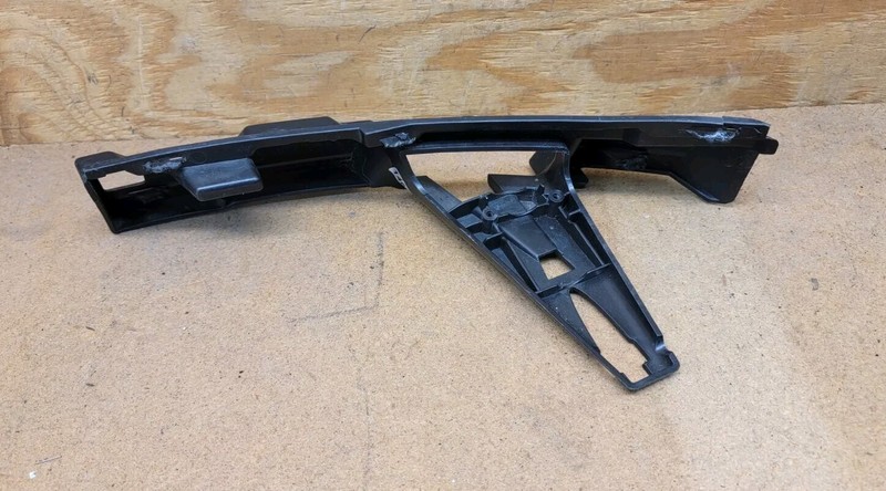 2018 2019 2020 2021 2022 LAND ROVER RANGE ROVER Front Bumper Upper Bracket RH OE